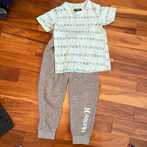 Selling a set Hurley little boys joggers and t shirt